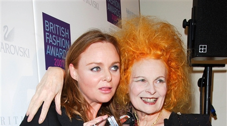 Stella McCartney in Vivienne Westwood na podelitvi britanskih modnih nagrad (foto: Fotografija RedDot)