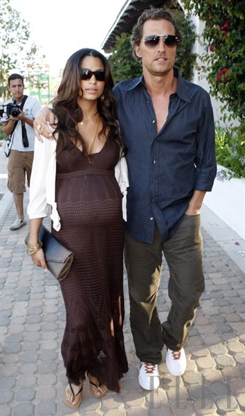 Matthew McConaughey in njegova Camila Alves. (foto: Fotografija Reddot)