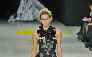 Giles Deacon, pomlad-poletje 2009