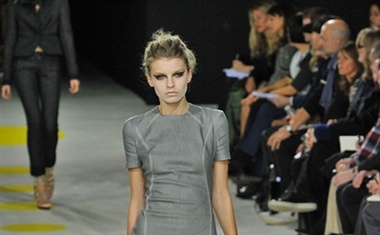 Giles Deacon, pomlad-poletje 2009