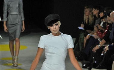 Giles Deacon, pomlad-poletje 2009