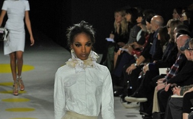 Giles Deacon, pomlad-poletje 2009