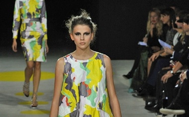 Giles Deacon, pomlad-poletje 2009