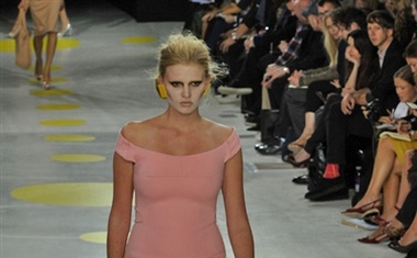 Giles Deacon, pomlad-poletje 2009
