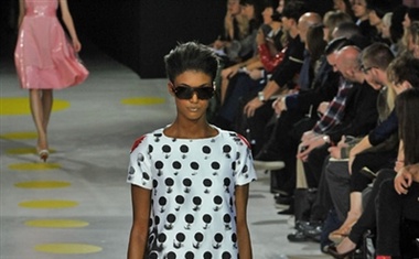 Giles Deacon, pomlad-poletje 2009