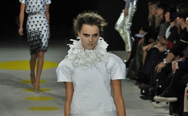 Giles Deacon, pomlad-poletje 2009