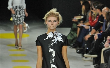 Giles Deacon, pomlad-poletje 2009