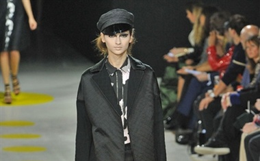 Giles Deacon, pomlad-poletje 2009