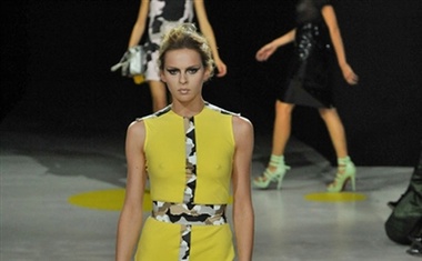 Giles Deacon, pomlad-poletje 2009