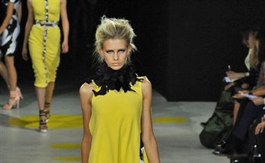 Giles Deacon, pomlad-poletje 2009