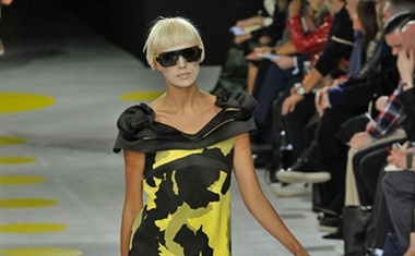 Giles Deacon, pomlad-poletje 2009