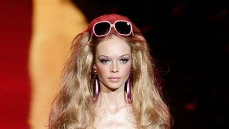 Barbie v Chanelovem stilu