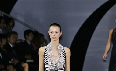 Emporio Armani, pomlad-poletje 2009