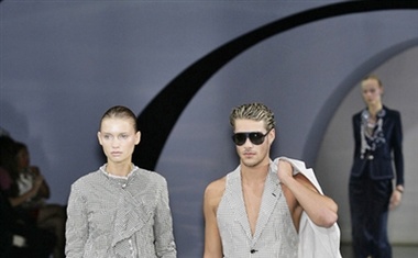 Emporio Armani, pomlad-poletje 2009