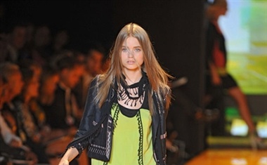 DKNY, pomlad-poletje 2009