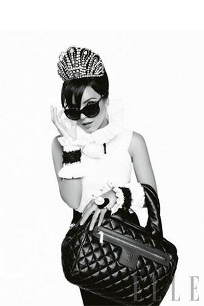 Lily kot Audrey - Foto: Fotografija Karl Lagerfeld