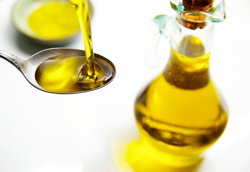 Domača nega z olivnim oljem (foto: Fotografija Shutterstock)