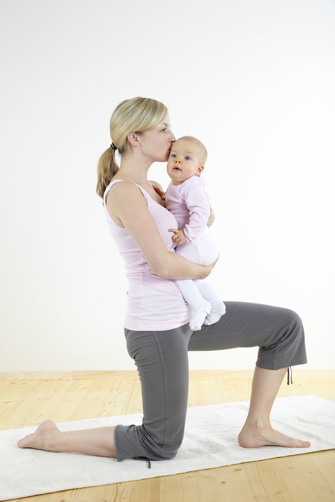 Joga za mamice z dojenčki (foto: Shutterstock)