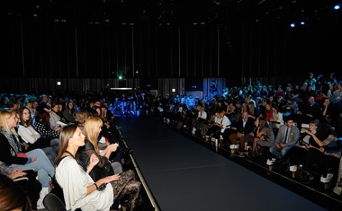 Foto utrinki prvega dne Philips Fashion Weeka