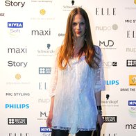 MAJA RASPOPOVIČ
Top BEA, hlače KOVA & T, torbica GIVENCHY, gležnjarji ANNE DEMEULEMEESTER, ura CARTIER, zapestnica FENDI, uhani ERICKSON BEAMON.
(foto: Aleš Pavletič)