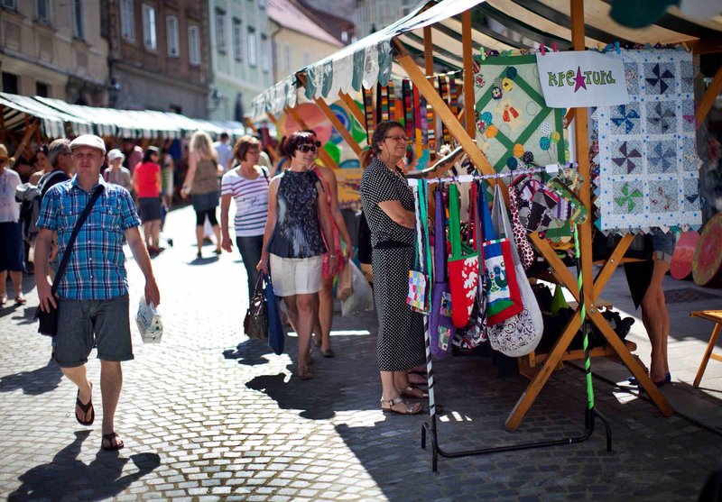 ARTish: Pisane stojnice vabijo na Gornji trg (foto: Matej Povše)