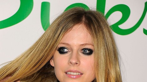Avril Lavigne zaročena! Srečnež je ...
