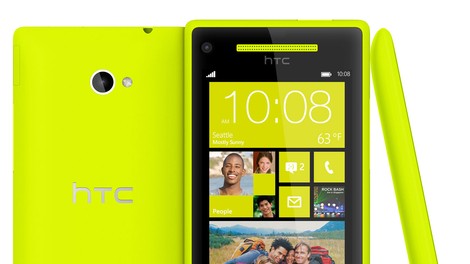 HTC in Microsoft predstavila telefon Windows Phone