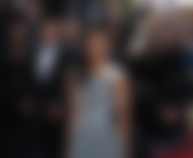 Cannes: Zoe Saldana v Valentinu in Ungaru