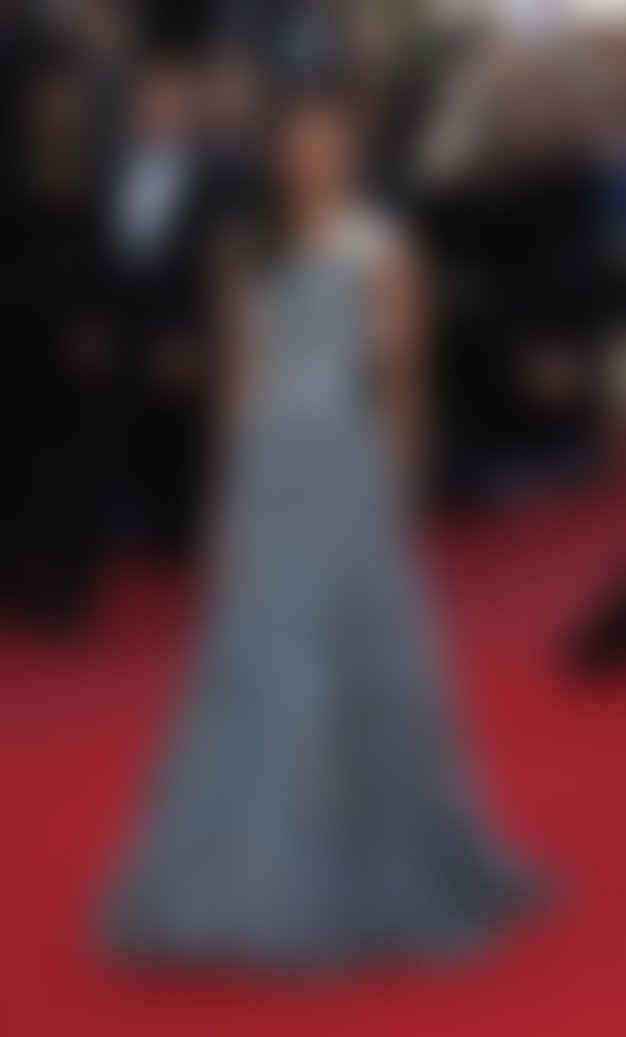 Cannes: Zoe Saldana v Valentinu in Ungaru