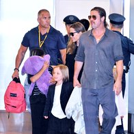 Foto: Družina Jolie-Pitt prispela v Tokio (foto: Profimedia)