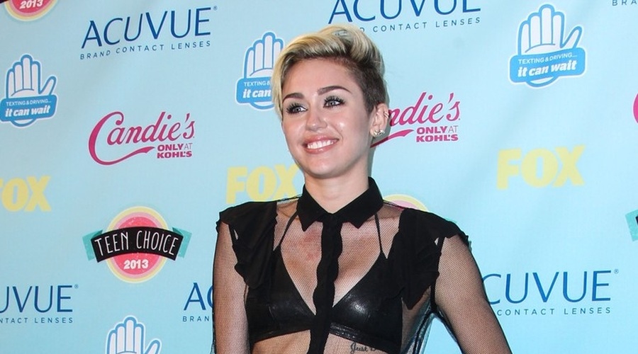 Miley Cyrus, Saint Laurent (foto: Profimedia)