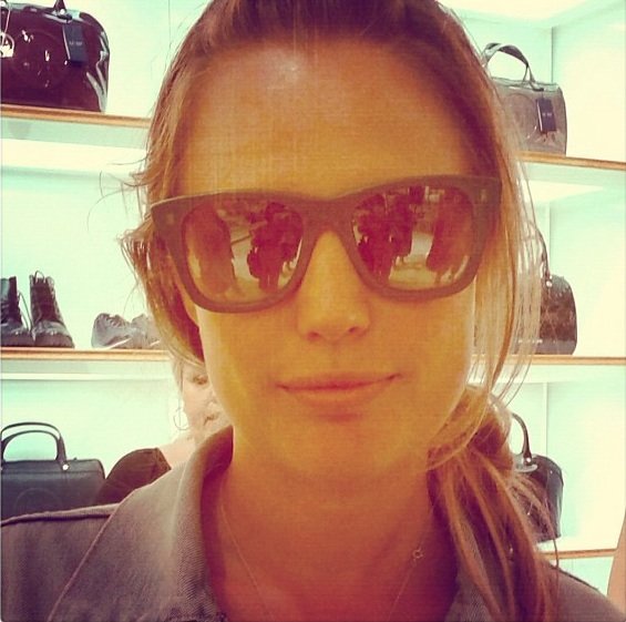 Bodite drugačni z očali Different (foto: instagram.com/elleslovenija)