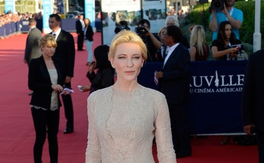 Cate Blanchett v Deauvillu: Armani in Dior