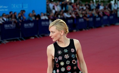 Cate Blanchett v Deauvillu: Armani in Dior