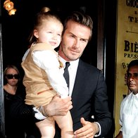 Foto: Prikupna Harper Beckham v prvi vrsti (foto: Profimedia)