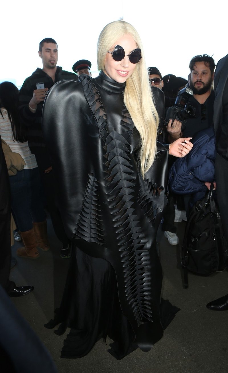 Foto: Lady Gaga v LA-ju v kreaciji Petra Movrina (foto: Foto: Profimedia)