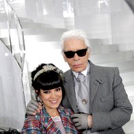Lily Allen in Karl Lagerfeld na reviji Chanel (foto: Profimedia)