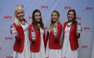 Družabna kronika s torkove večerne revije Fashion Week Aquafresh