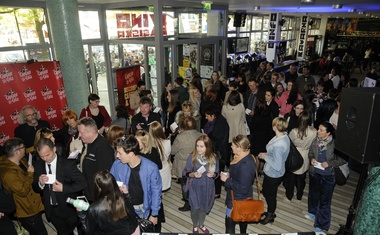 Družabna kronika s torkove večerne revije Fashion Week Aquafresh