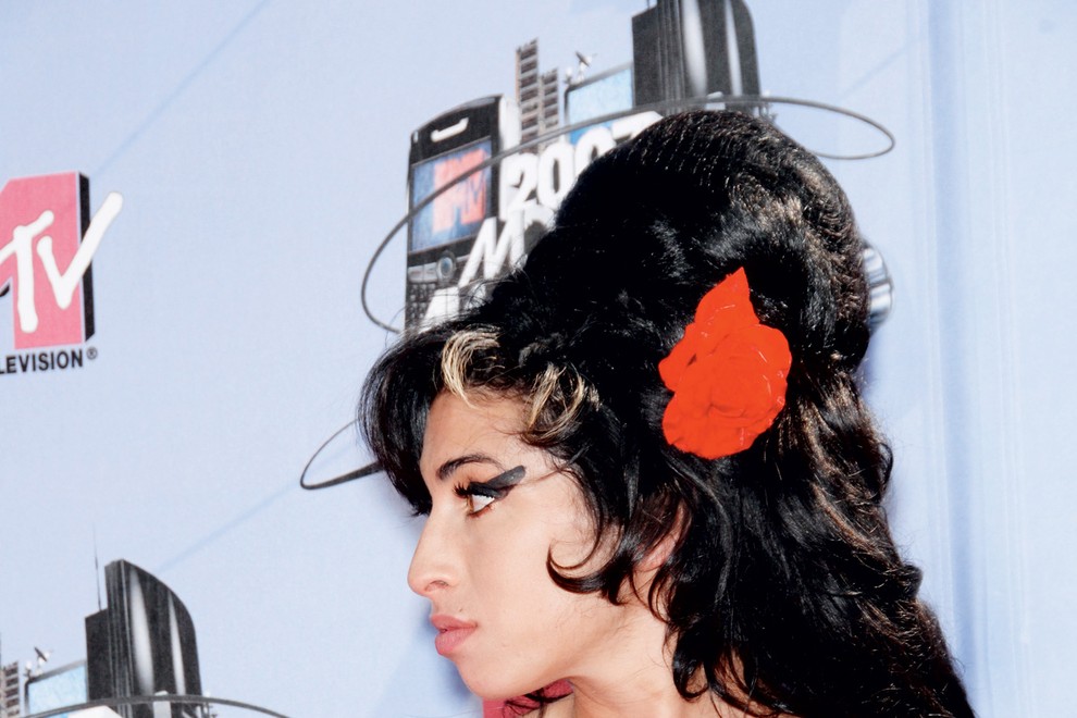 Amy je s pesmijo Rehab nastopila na dogodku MTV Movie Awards 2007, na prvem, ki so ga ameriškemu občinstvu prenašali v živo.