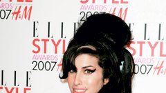 Leta 2007 
je prejela nagrado Elle Style Awards za najboljši britanski 
glasbeni nastop.