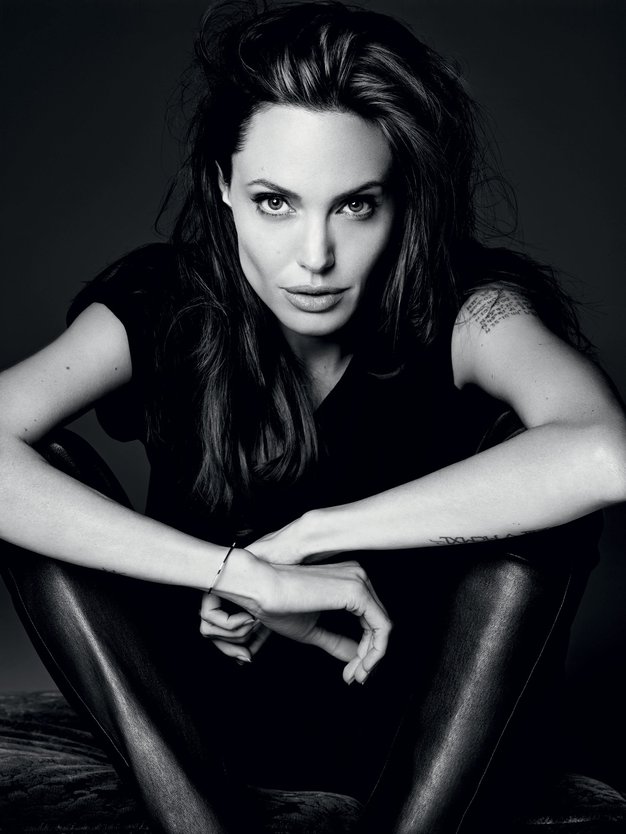 Intervju z Angelino Jolie: "Strah me je živeti napol" - Foto: Hedi Slimane