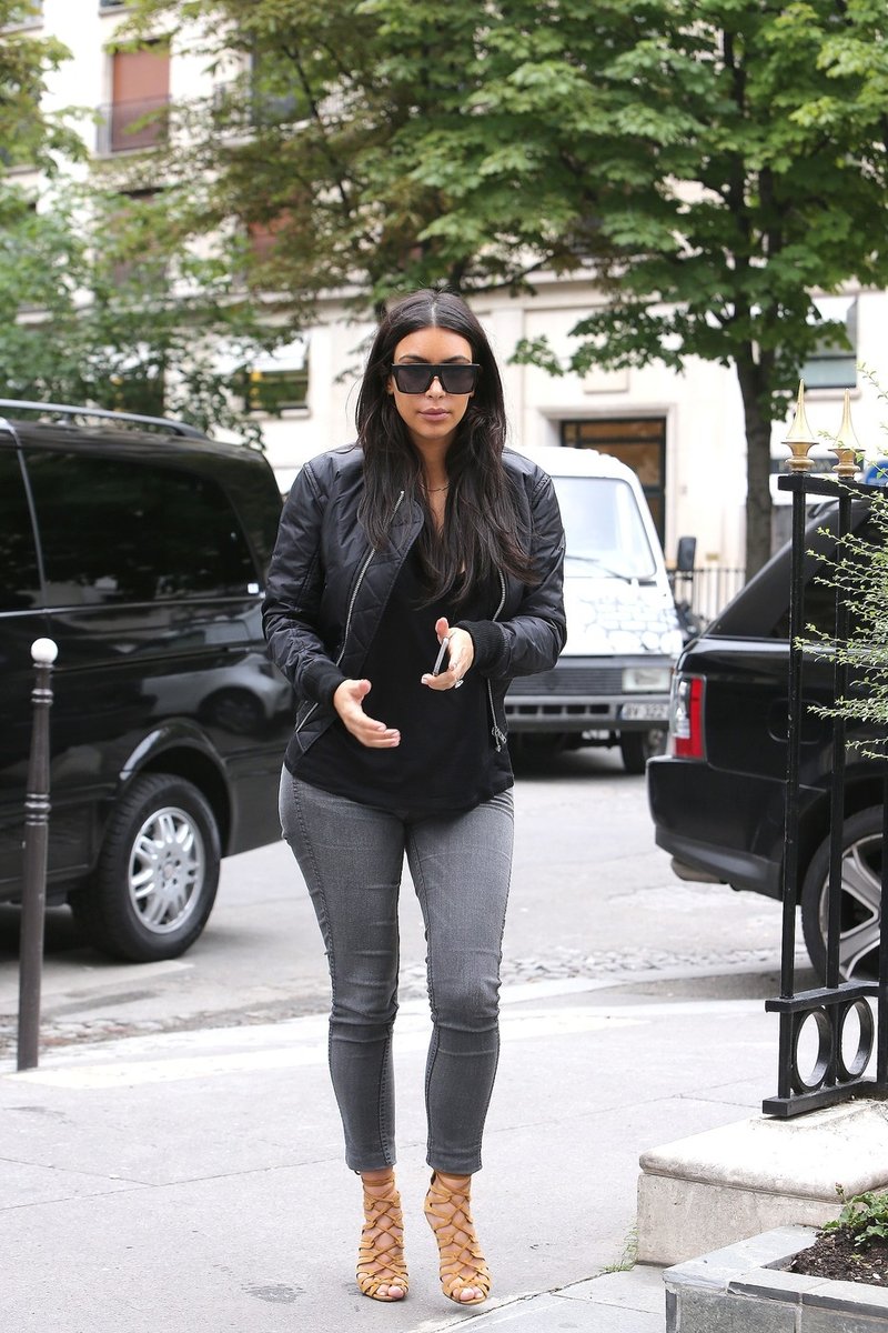 Foto: Pariški "šoping" Kim Kardashian pri Valentinu (foto: Profimedia)