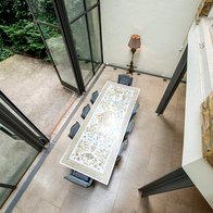 Pokukajte v londonsko rezidenco Giannija Versaceja (foto: profimedia)