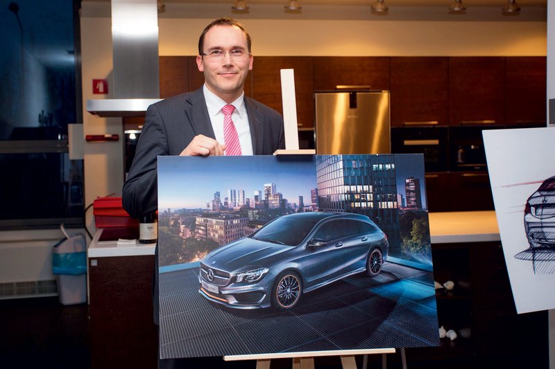 Rasto Oderlap, direktor podjetja Autocommerce, je ponosen na nov model. (foto: Story press)
