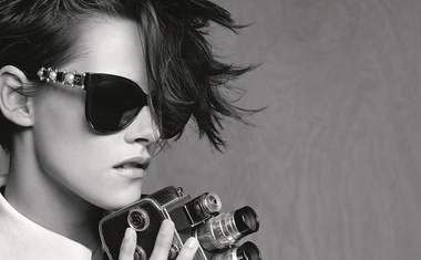 Chanelova muza Kristen Stewart s svežo kolekcijo očal za pomlad-poletje 2015