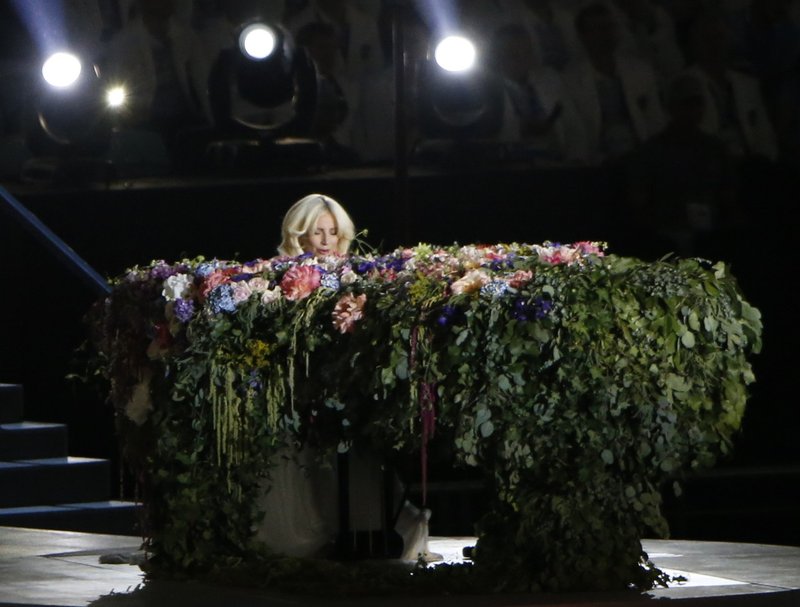 Baku 2015: Lady Gaga navdušila z Lennonovim 'Imagine' (foto: profimedia)