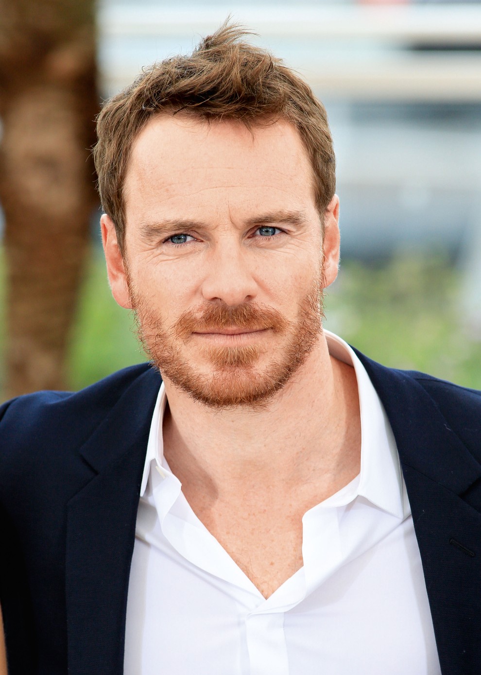 Michael Fassbender Težko bi se uprle temu čudovitemu nemško-irskemu koktajlu, neverjetni mešanici videza, karizme, talenta. Njegove prodorne modre oči smo …