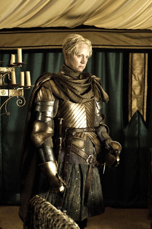 Gwendoline v popularni seriji igra v vlogo močne in možate vitezinje Brienne