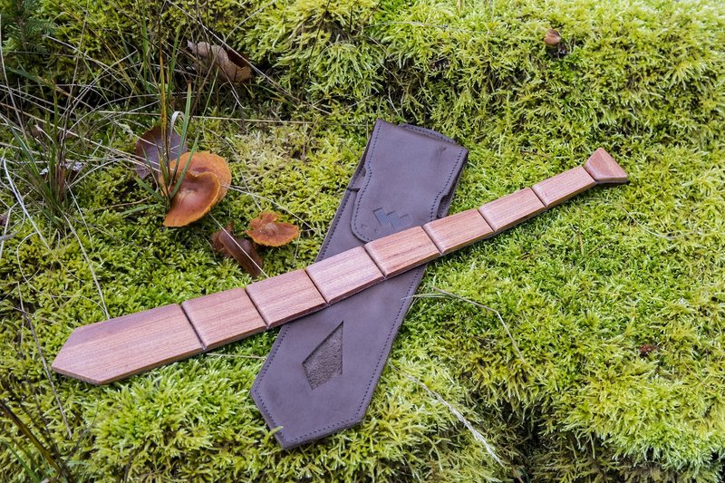 Slovenska lesena kravata z naravno modno vizijo (foto: promocijski materijal)